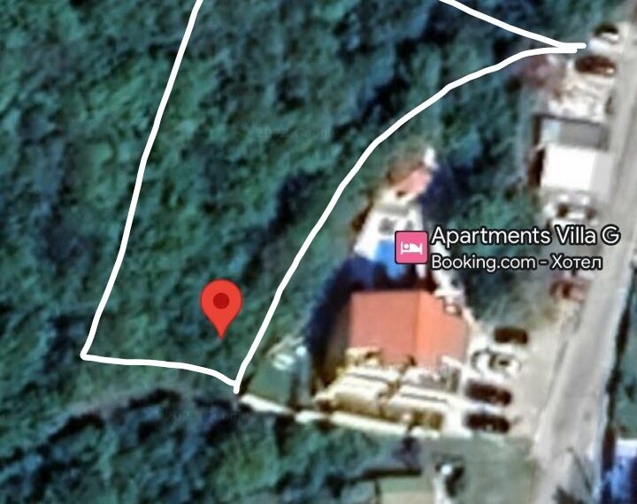 Two excellently positioned plots of land for sale in Donja Gorica, Podgorica.