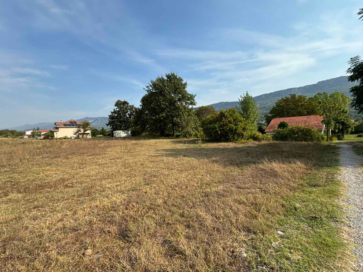 Plot of 1000 m2 for sale, Pričelje, Podgorica.