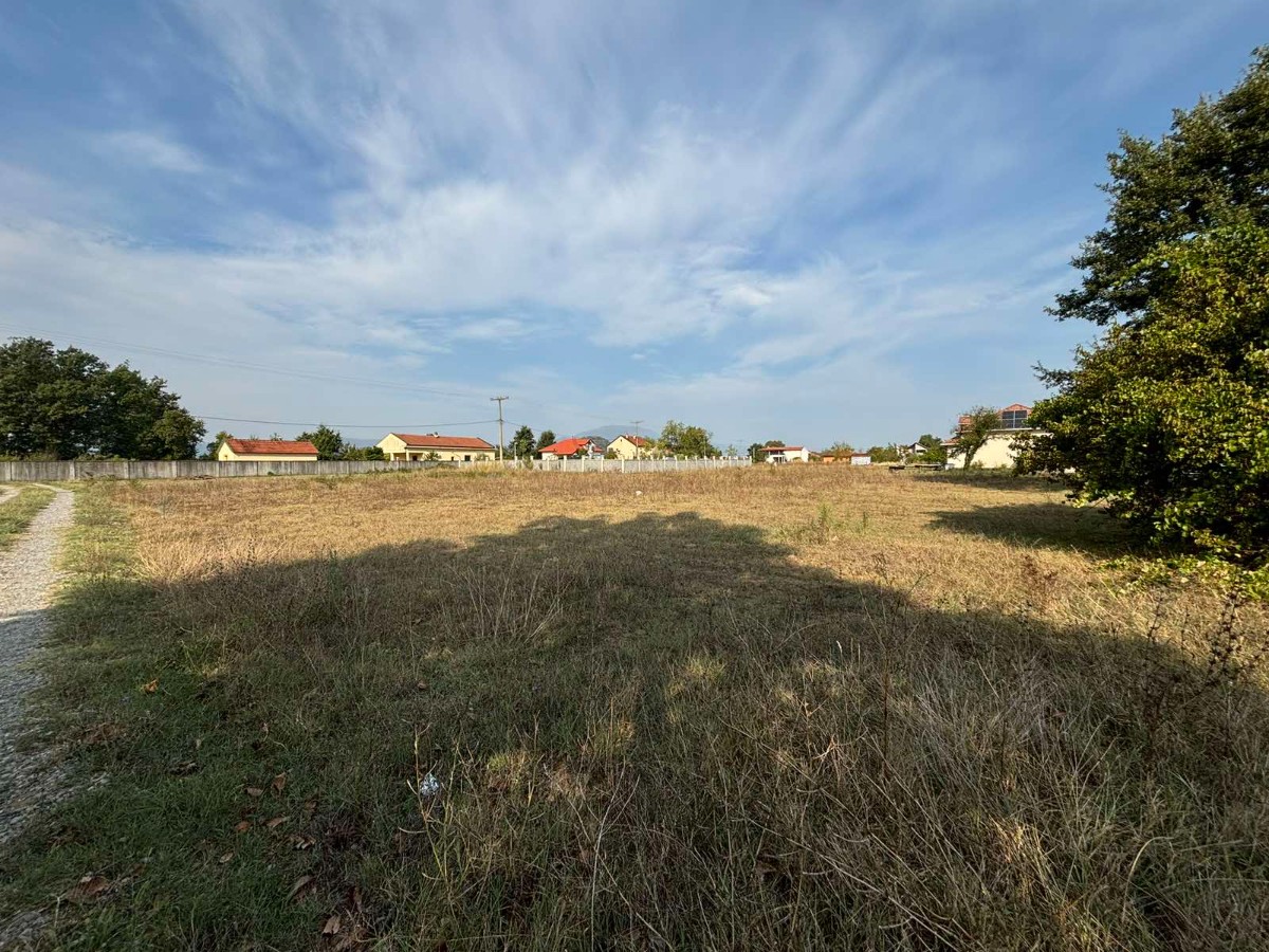 Plot of 1488 m2 for sale, Pričelje Podgorica