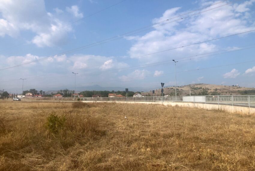 A plot for sale with access to the road near the Luča bridge, Podgorica.