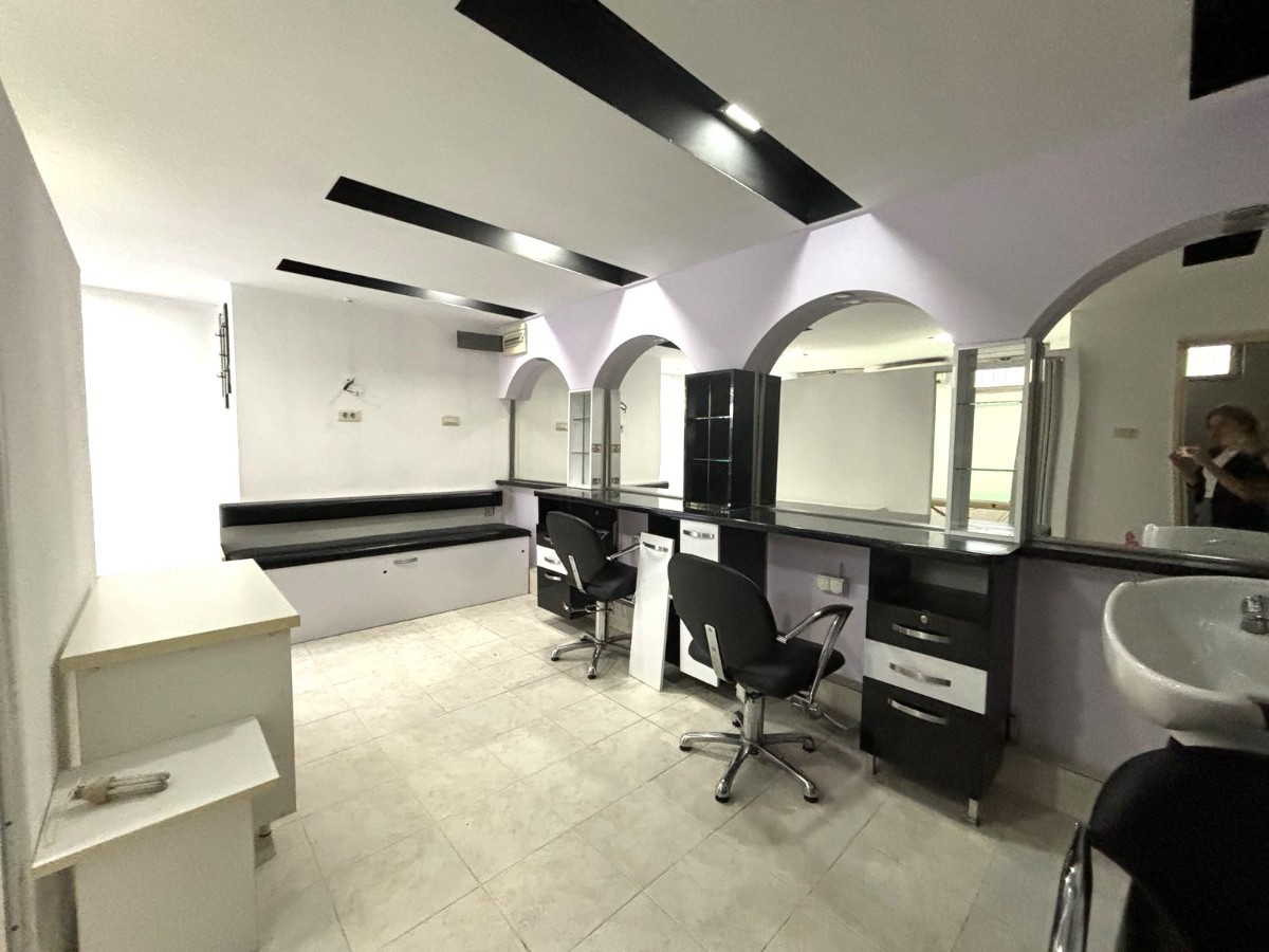 Office space for sale in an excellent location in Podgorica, Preko Morača.