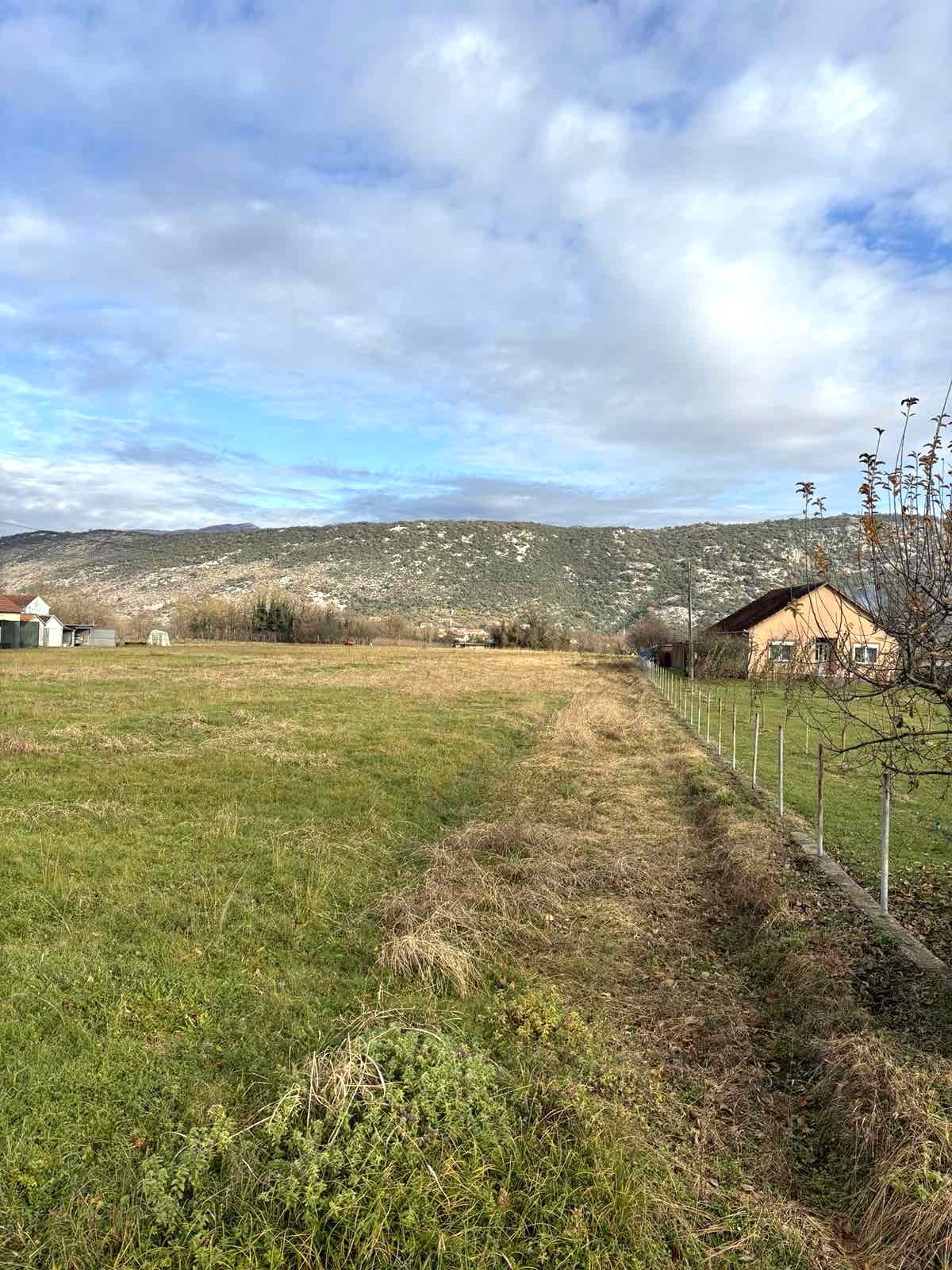 Prodaje se plac u Danilovgradu, na odličnoj lokaciji,