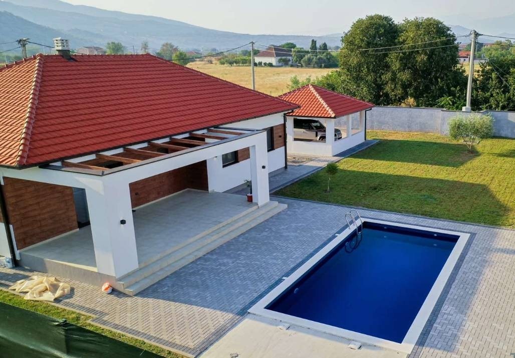 House with swimming pool for sale, Donji Kokoti, Podgorica.